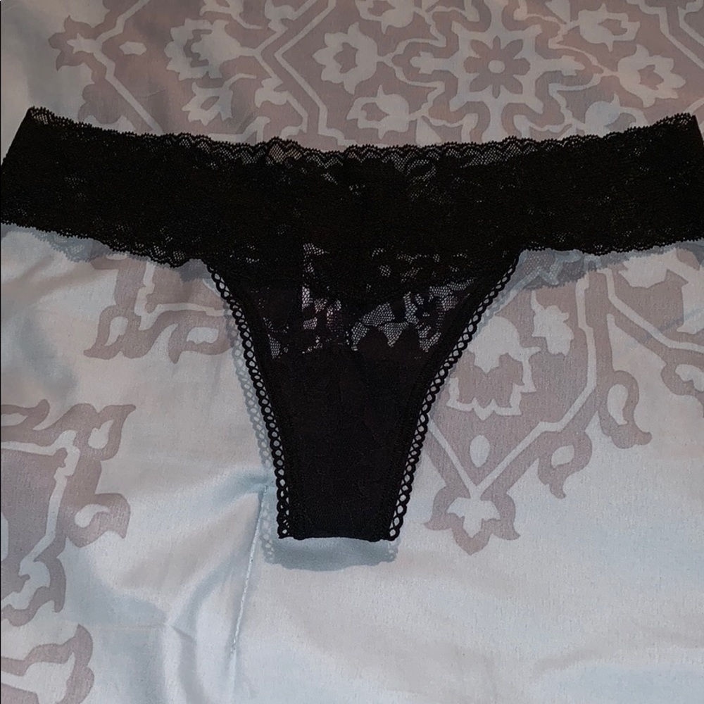 VS Thong